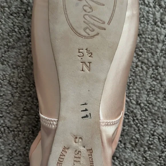 Brand New Suffolk silhouette pointe Shoes - Picture 3 of 3